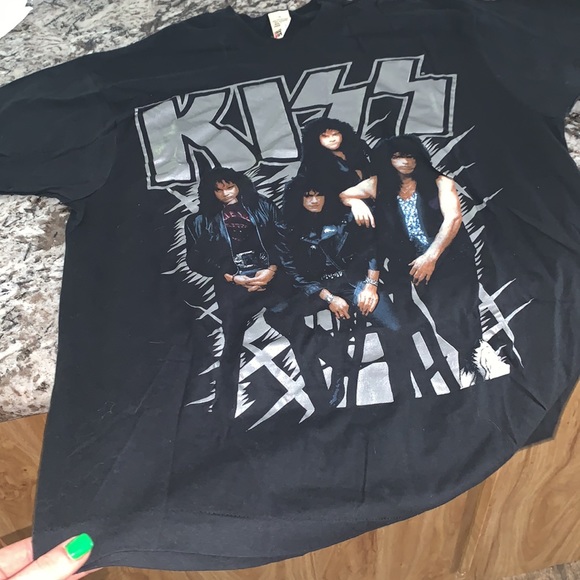 Vintage Kiss band tee - Picture 3 of 5